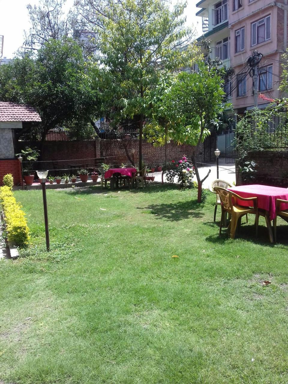 Bravo Hotel Kathmandu Экстерьер фото